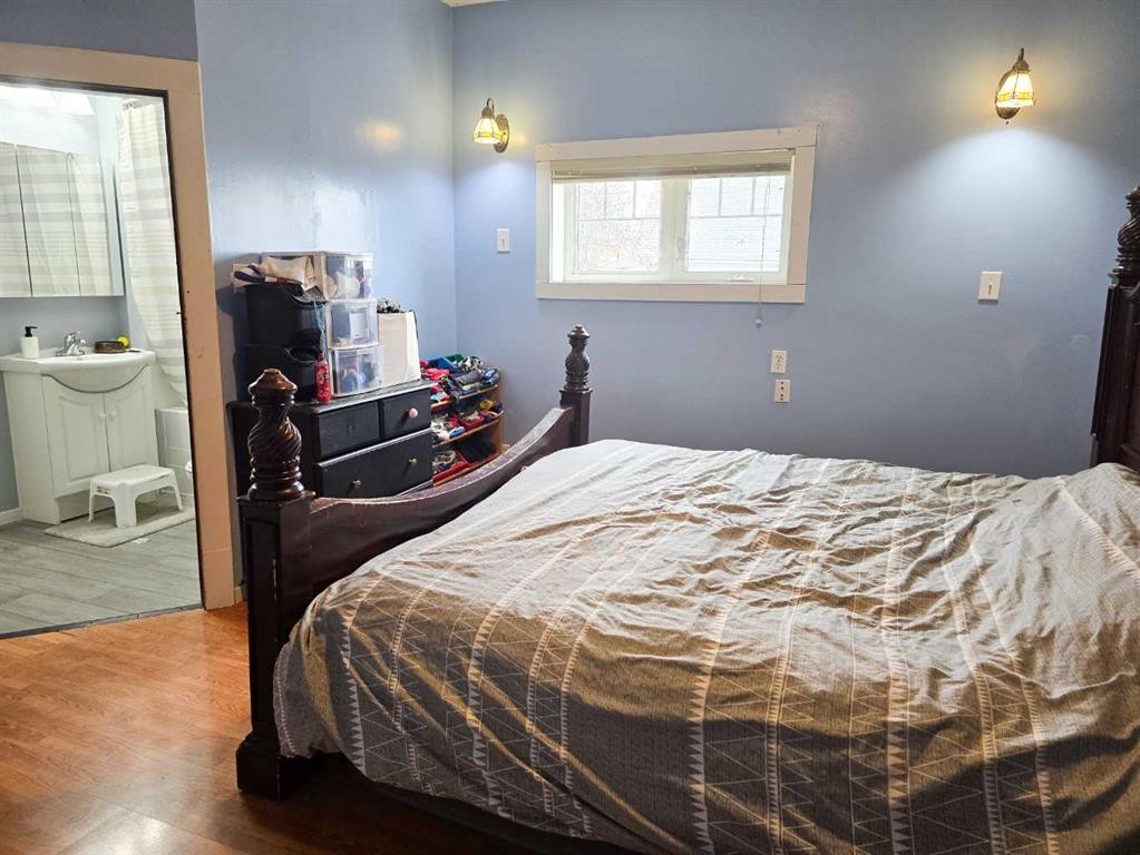 4704 47 Avenue, Spirit River, AB - Indoor Photo Showing Bedroom