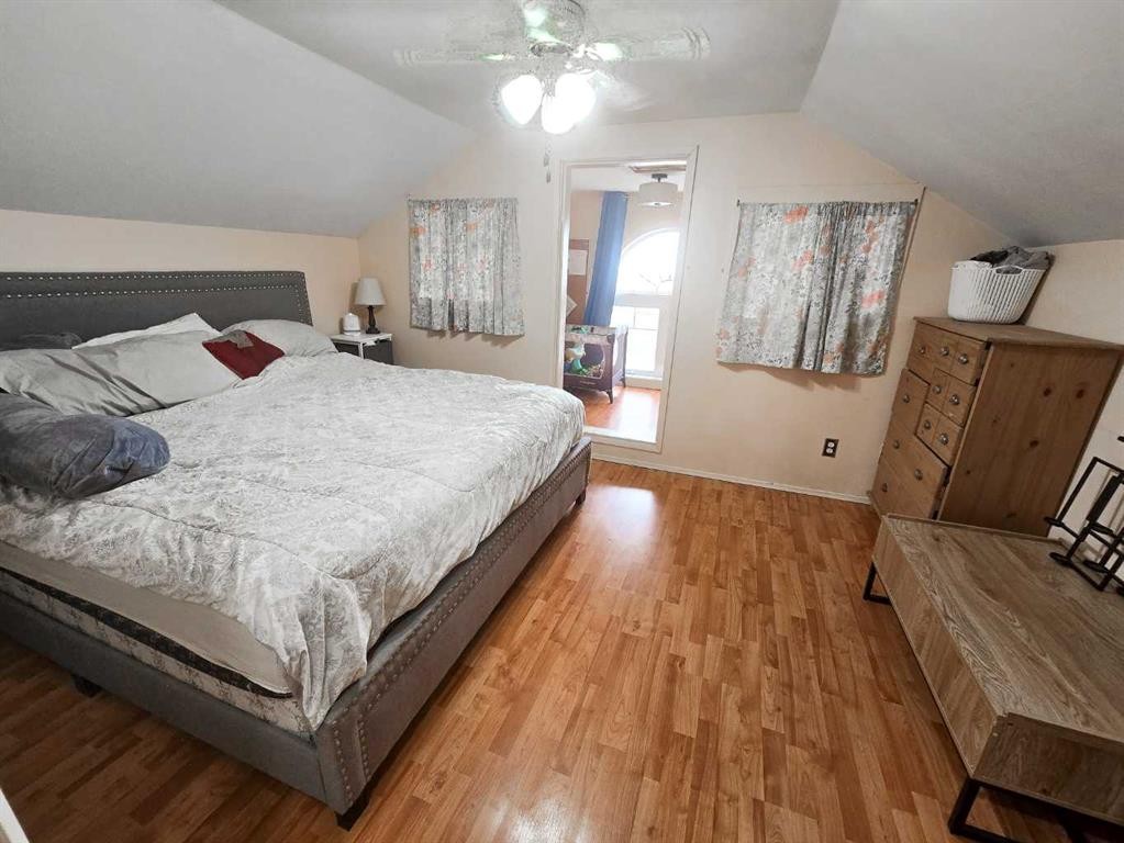 4704 47 Avenue, Spirit River, AB - Indoor Photo Showing Bedroom