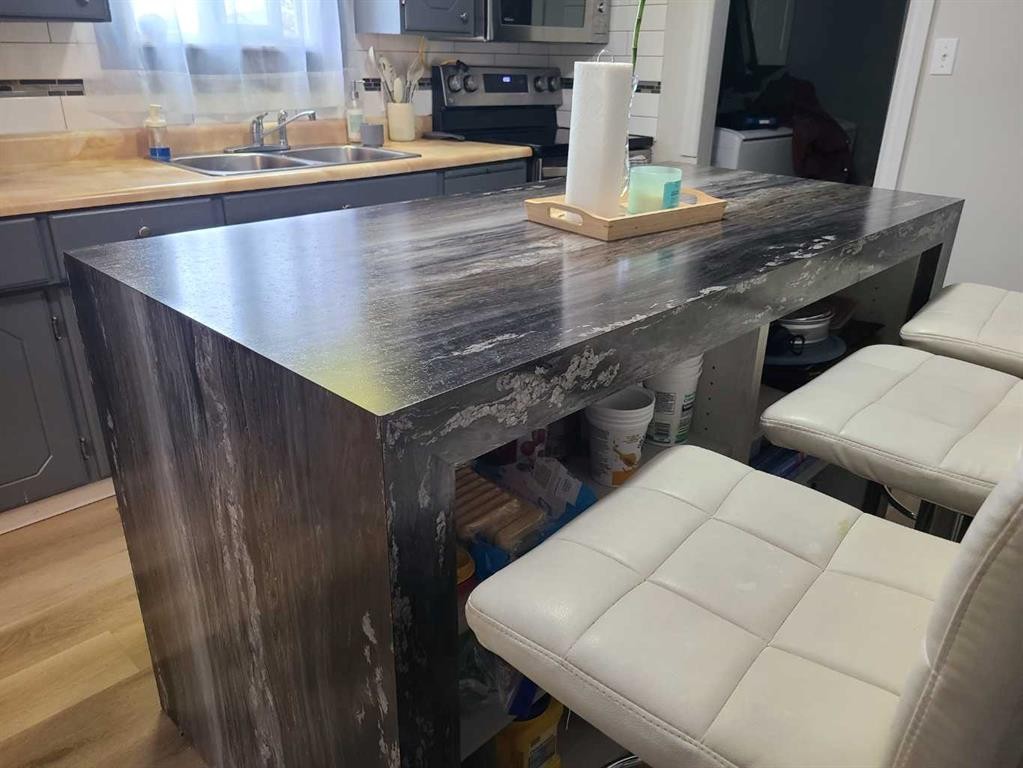 5217 50 Street, Eaglesham, AB - Indoor Photo Showing Kitchen With Double Sink