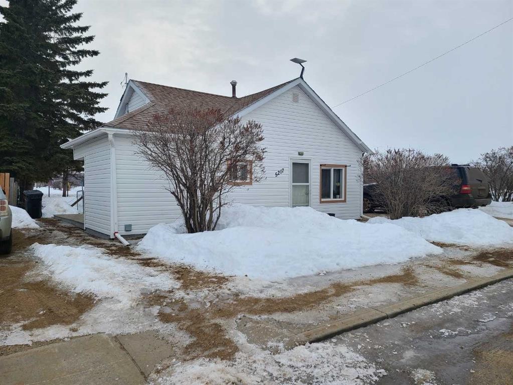 5217 50 Street, Eaglesham, AB - Outdoor