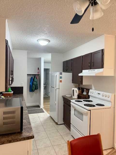 106-11114 Hoppe, Grande Cache, AB - Indoor Photo Showing Kitchen