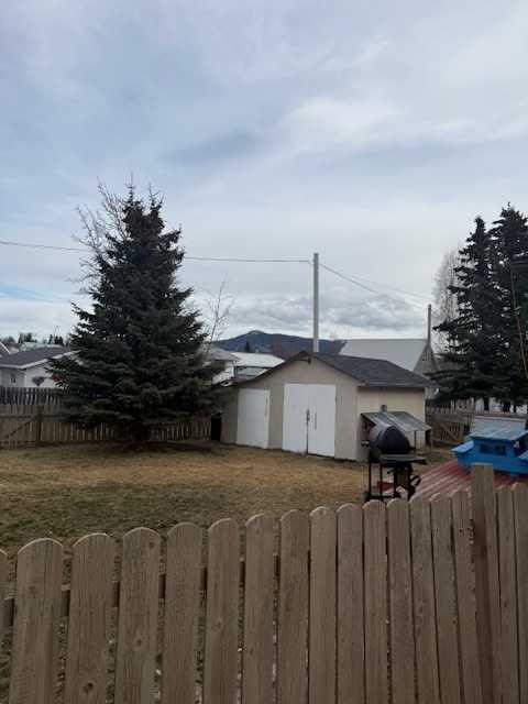 11510 Manning, Grande Cache, AB - Outdoor