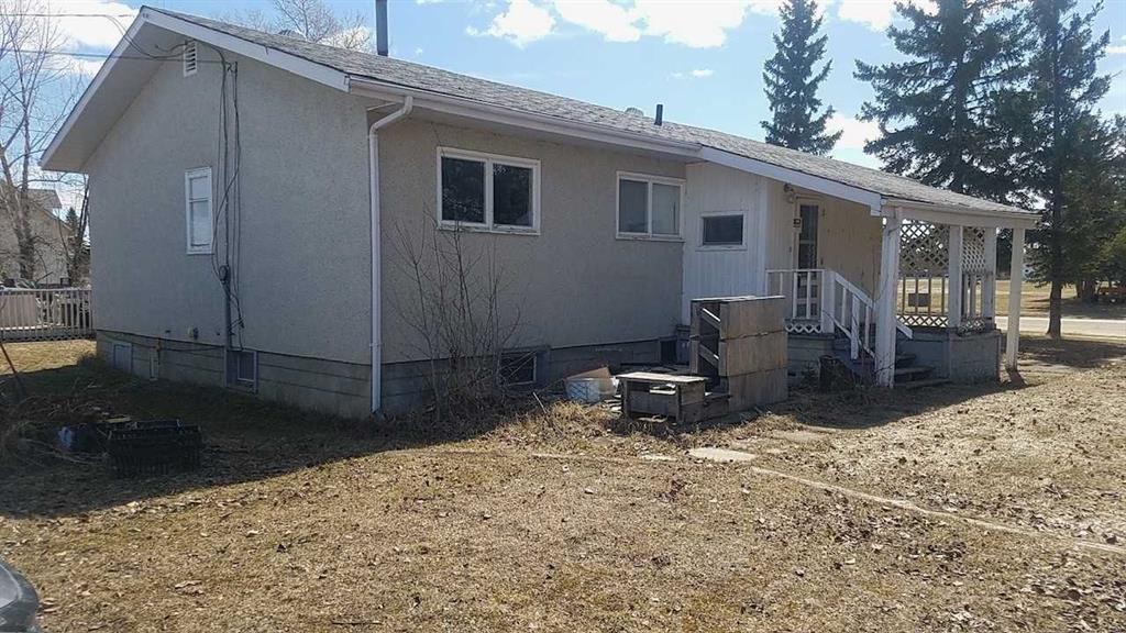 114 3 Avenue, Mclennan, AB - Outdoor With Deck Patio Veranda