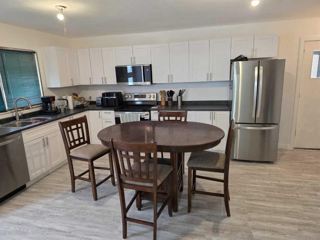 114 3 Avenue, Mclennan, AB - Indoor Photo Showing Other Room