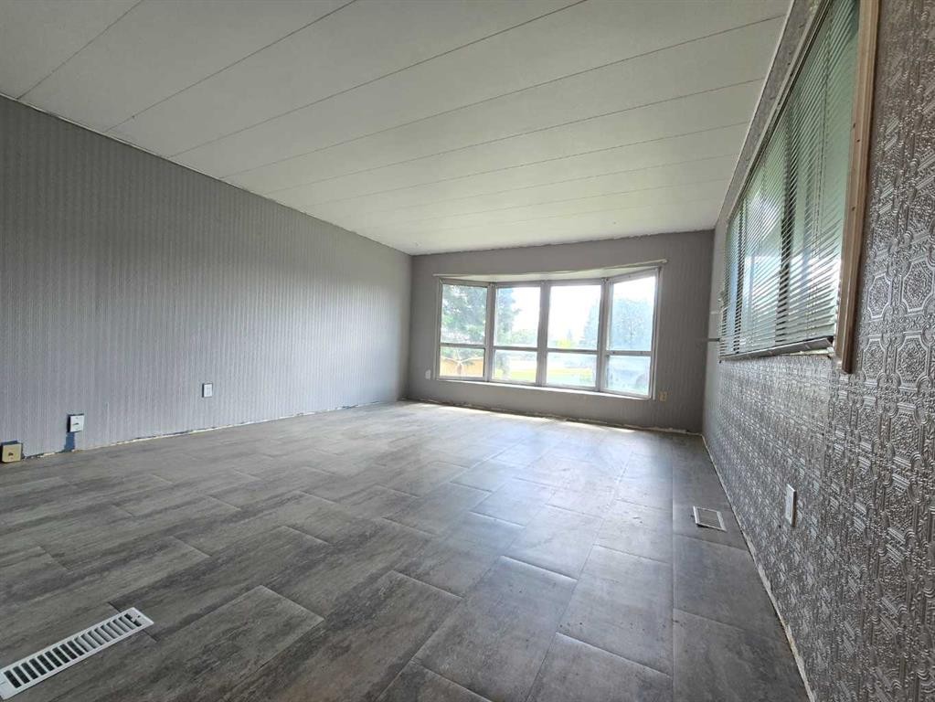 25 Huston Drive, Grimshaw, AB