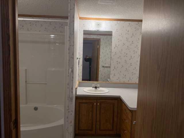 221 Mawdsley, Grande Cache, AB - Indoor Photo Showing Bathroom