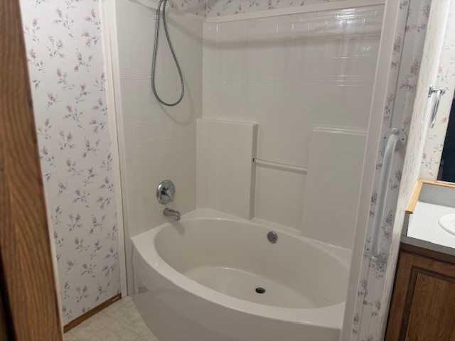 221 Mawdsley, Grande Cache, AB - Indoor Photo Showing Bathroom