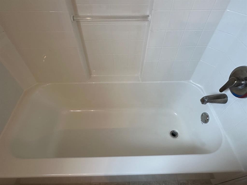 223 Mawdsley Crescent, Grande Cache, AB - Indoor Photo Showing Bathroom