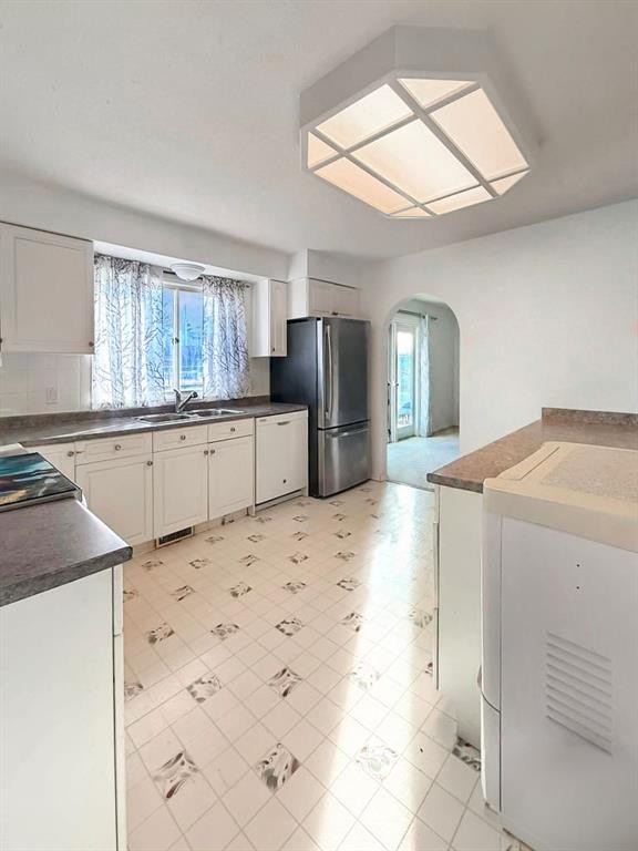 10357 99Th Avenue, Grande Cache, AB - Indoor Photo Showing Kitchen