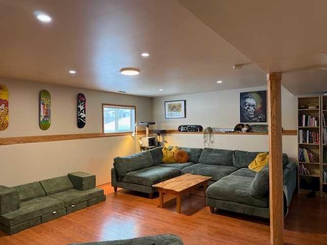 27 Bison Crescent, High Level, AB - Indoor Photo Showing Living Room