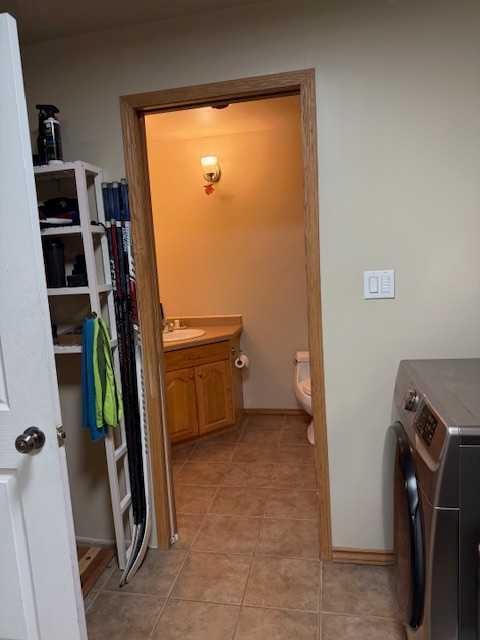 27 Bison Crescent, High Level, AB - Indoor Photo Showing Laundry Room