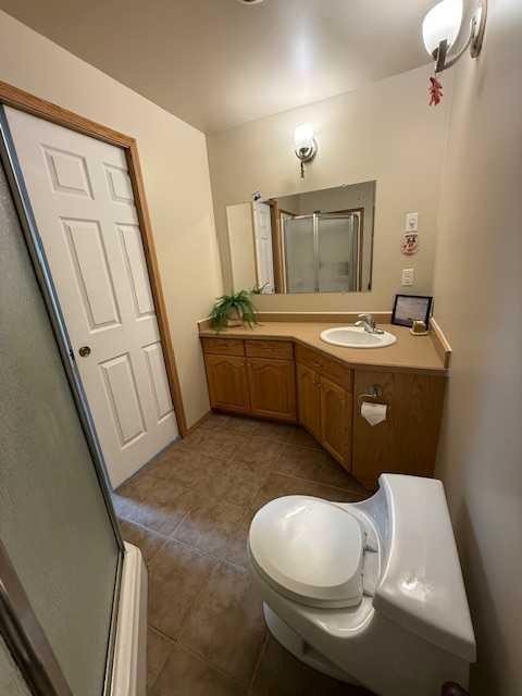 27 Bison Crescent, High Level, AB - Indoor Photo Showing Bathroom