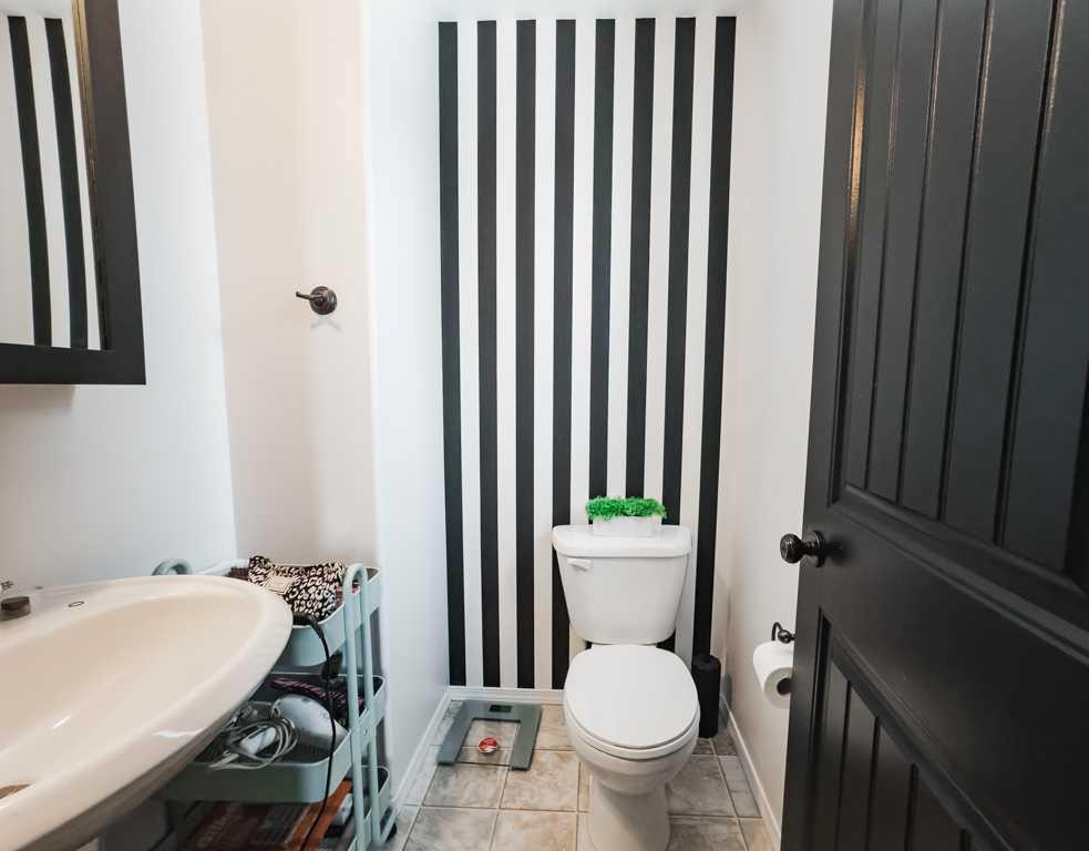 9606 107, La Crete, AB - Indoor Photo Showing Bathroom