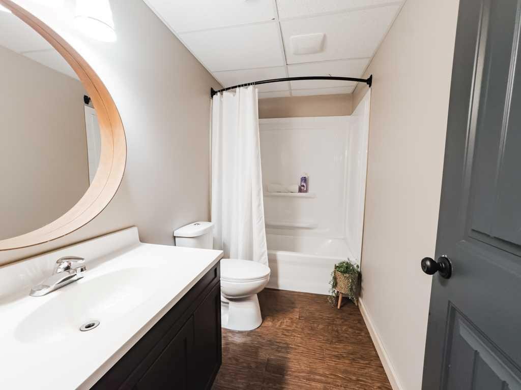 9606 107, La Crete, AB - Indoor Photo Showing Bathroom