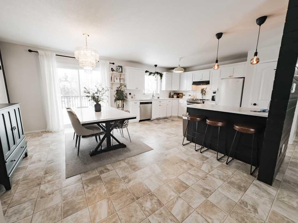 9606 107, La Crete, AB - Indoor Photo Showing Other Room