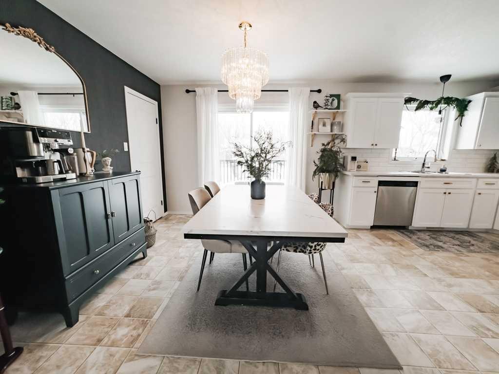 9606 107, La Crete, AB - Indoor