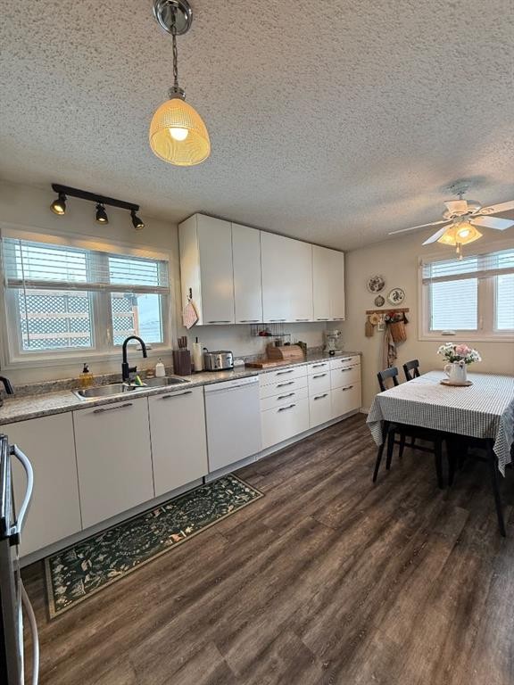 5808 47Th Street, High Prairie, AB - Indoor Photo Showing Kitchen