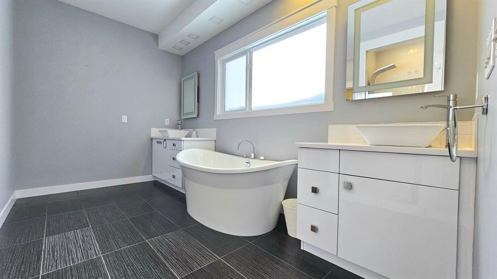 6530 Grand Banks Drive, Grande Prairie, AB - Indoor Photo Showing Bathroom