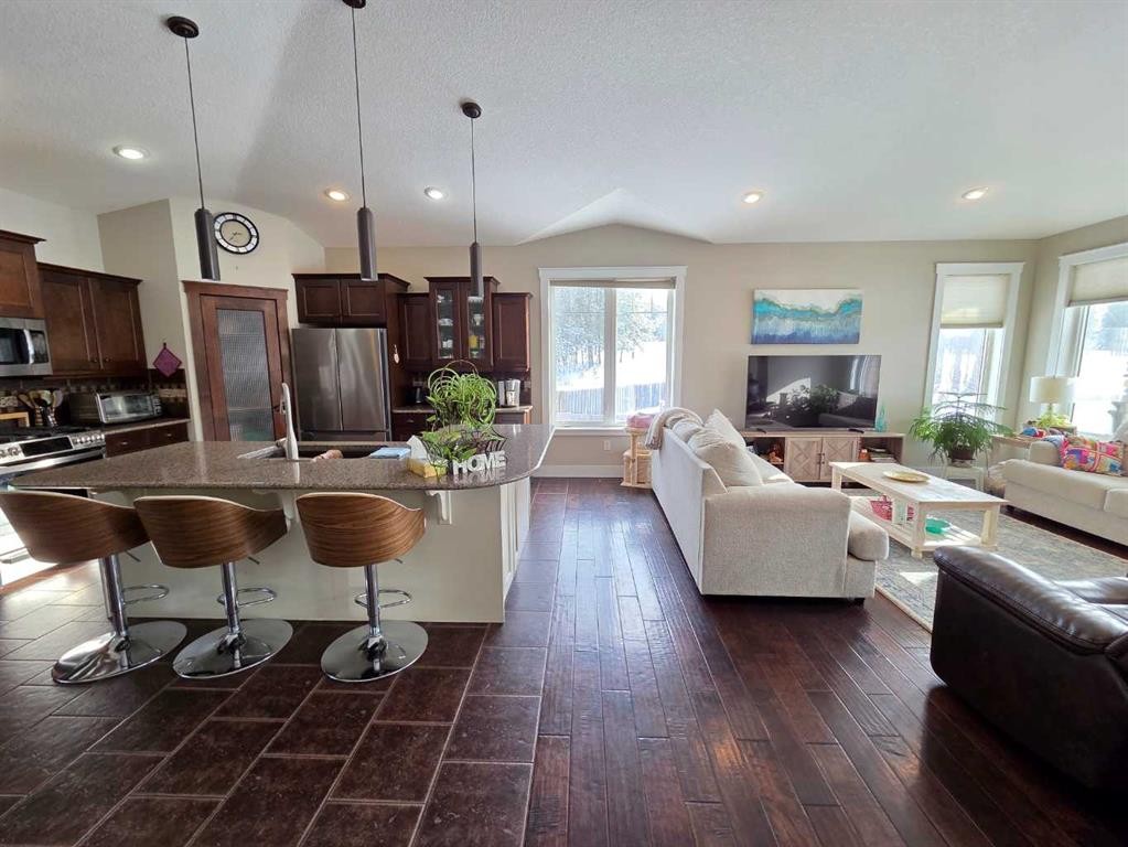 #1-63028 704 Township, Rural Grande Prairie No. 1, County Of, AB - Indoor