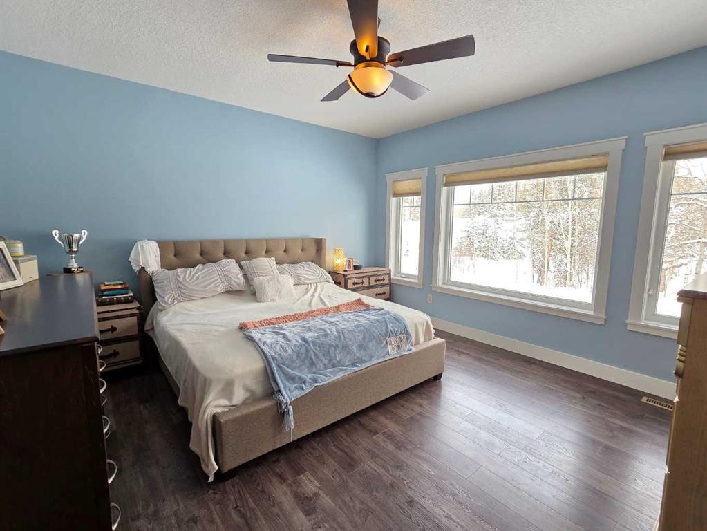 #1-63028 704 Township, Rural Grande Prairie No. 1, County Of, AB - Indoor Photo Showing Bedroom