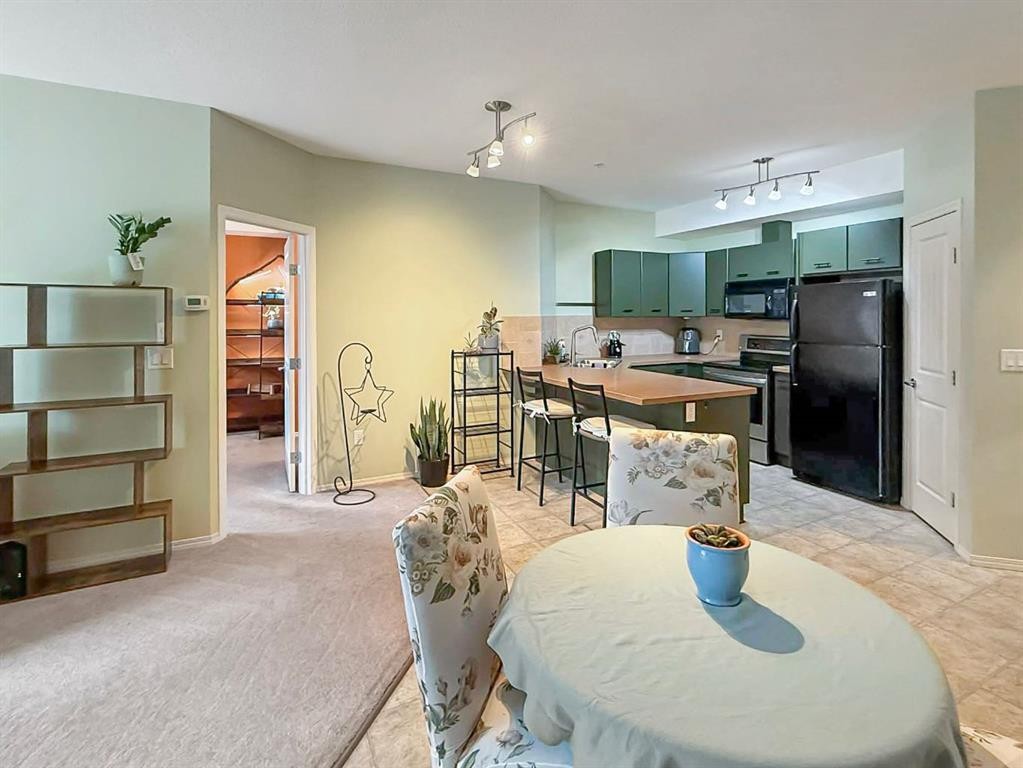 306-160 Moberly, Grande Cache, AB - Indoor Photo Showing Dining Room