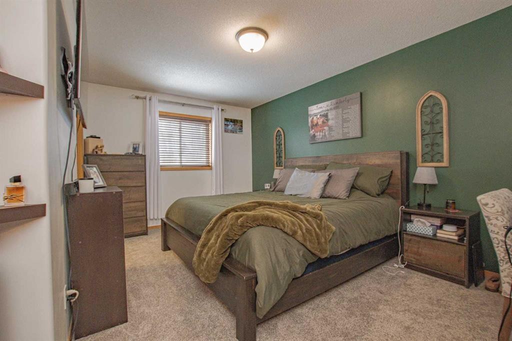 7610 106A Street, Grande Prairie, AB - Indoor Photo Showing Bedroom