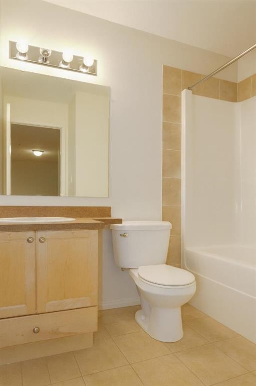 210-9810 96 Street, Grande Prairie, AB - Indoor Photo Showing Bathroom