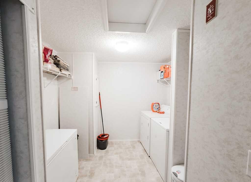 11114 98 Avenue, La Crete, AB - Indoor