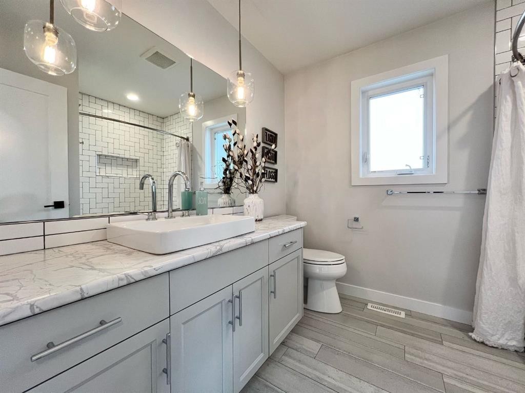 10718 152B Avenue, Rural Grande Prairie No. 1, County Of, AB - Indoor Photo Showing Bathroom