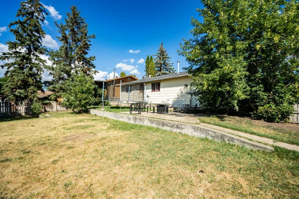 8322 95 St, Peace River, AB - Outdoor