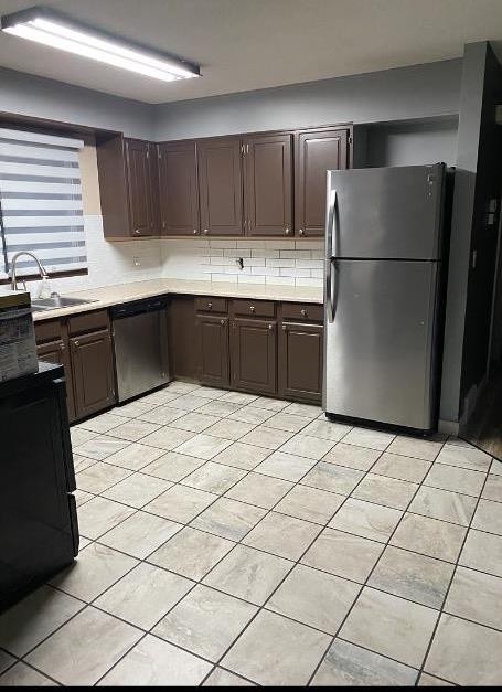 8322 95 St, Peace River, AB - Indoor Photo Showing Kitchen