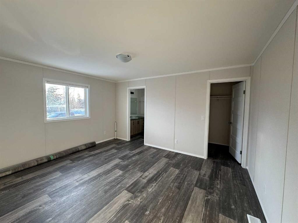 816 5Th Avenue, Beaverlodge, AB - Indoor Photo Showing Other Room