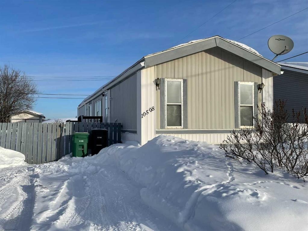10508 98 Avenue, High Level, AB - Outdoor