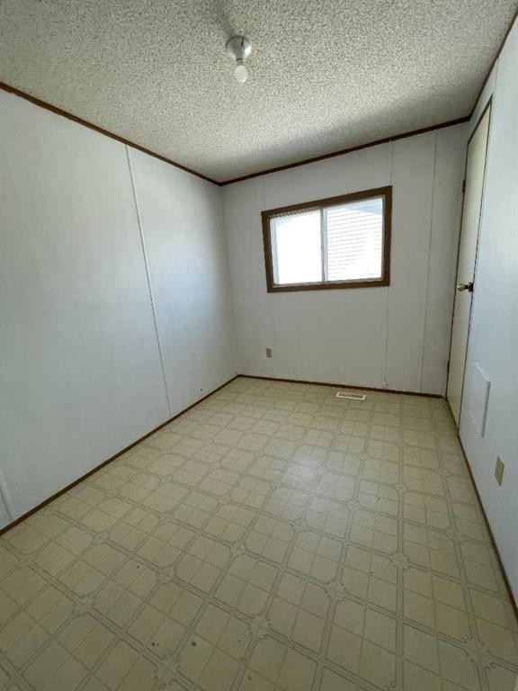 10508 98 Avenue, High Level, AB - Indoor Photo Showing Other Room