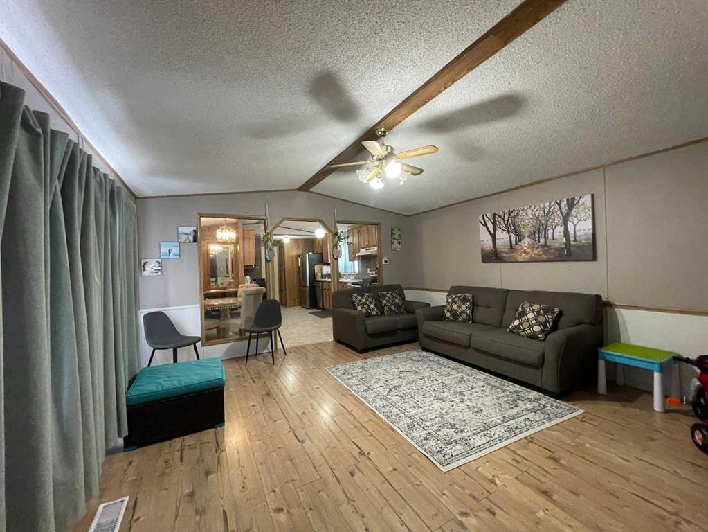10508 98 Avenue, High Level, AB - Indoor Photo Showing Living Room