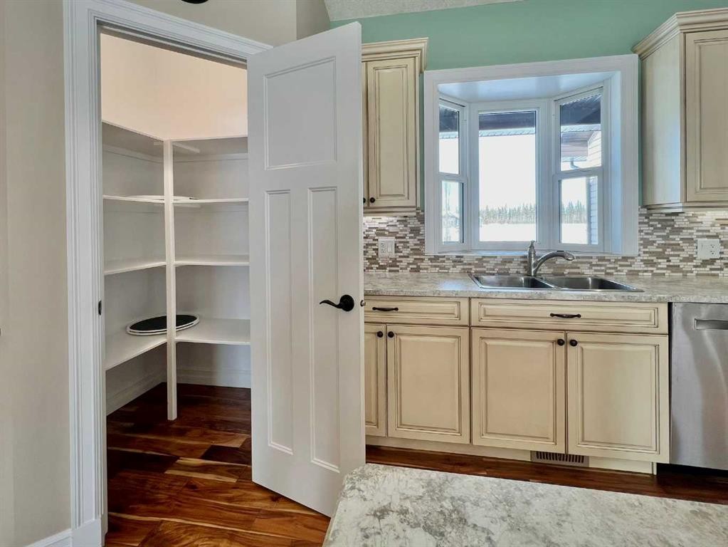 36-1049 Alberta Avenue, Debolt, AB - Indoor Photo Showing Other Room