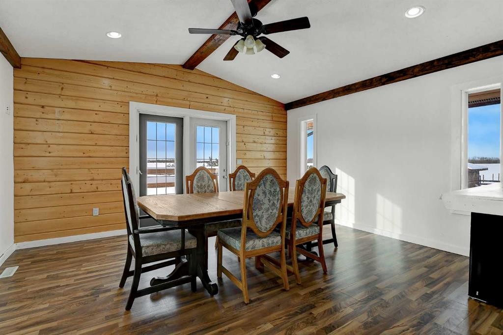 730080 Range Road 32, Teepee Creek, AB - Indoor Photo Showing Dining Room