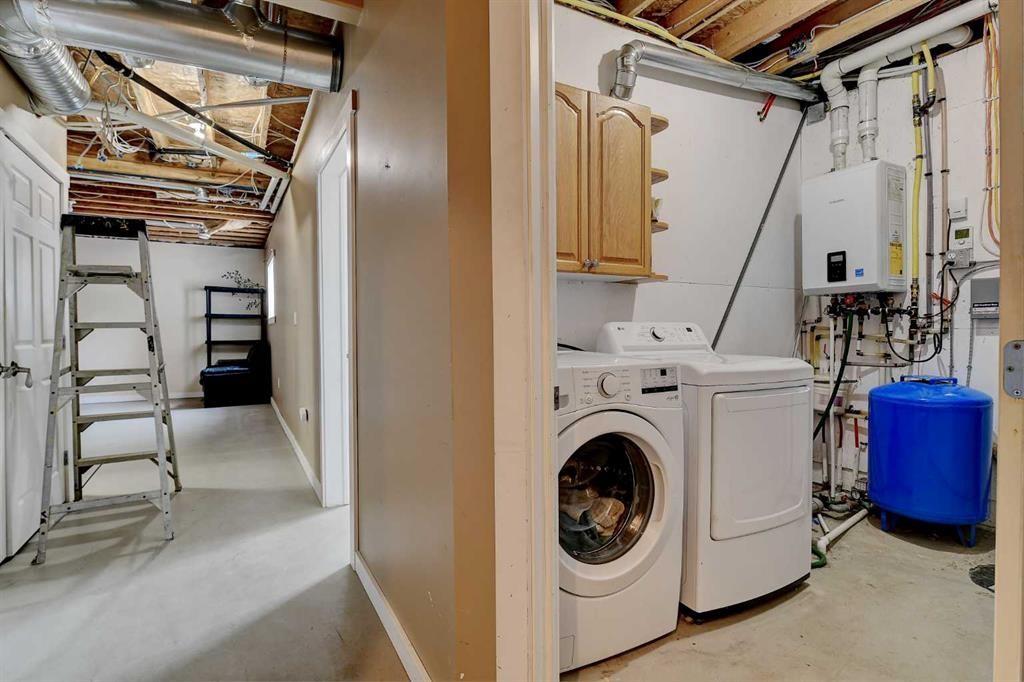 730080 Range Road 32, Teepee Creek, AB - Indoor Photo Showing Laundry Room