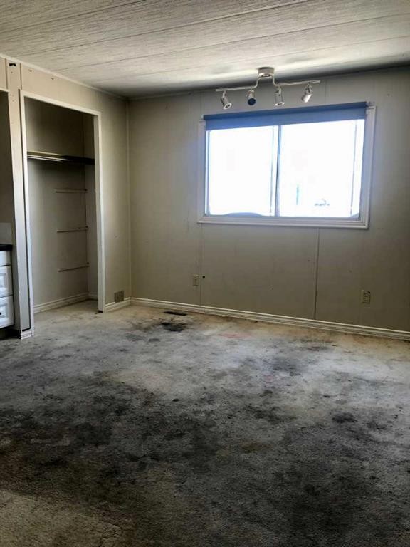 9908 105 Street, High Level, AB - Indoor Photo Showing Other Room