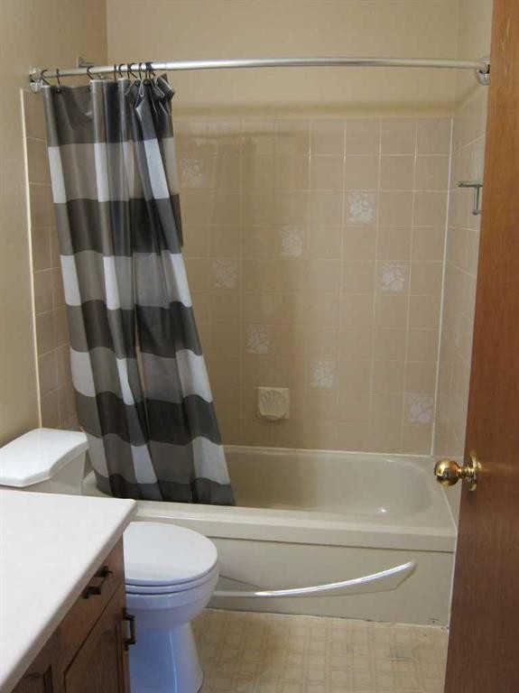 4306 53 Street, Grimshaw, AB - Indoor Photo Showing Bathroom