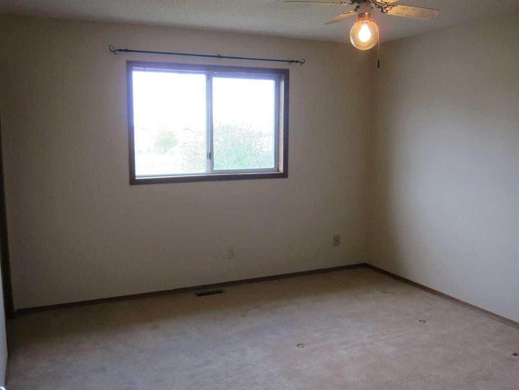 4306 53 Street, Grimshaw, AB - Indoor Photo Showing Other Room