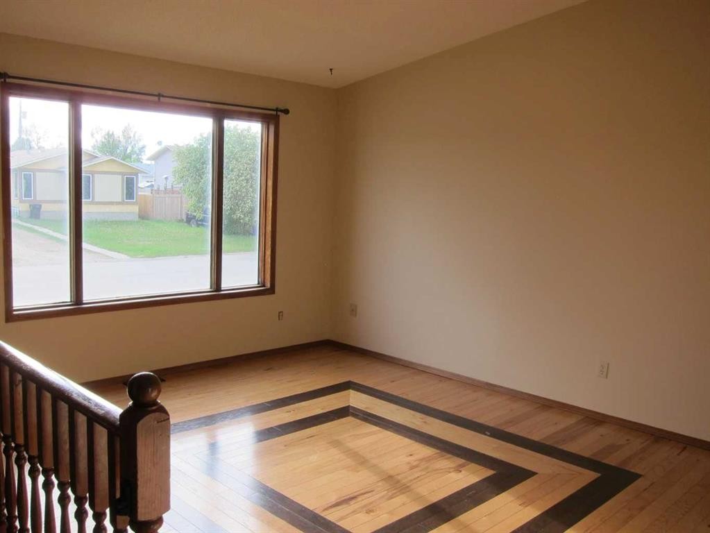 4306 53 Street, Grimshaw, AB - Indoor Photo Showing Other Room