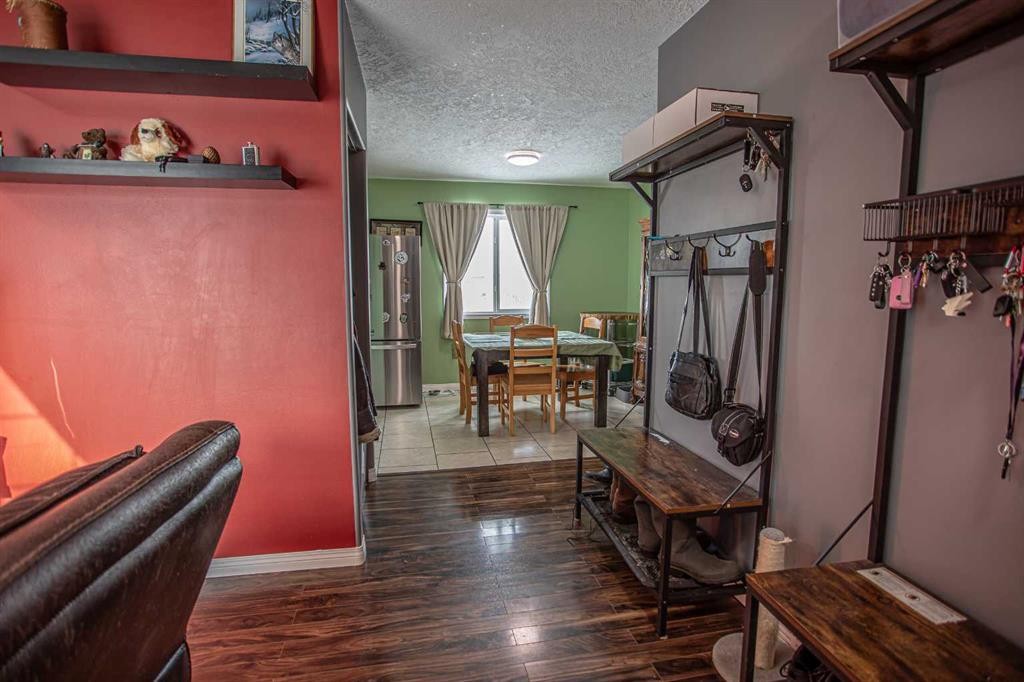 3 Boyer Close, High Level, AB - Indoor Photo Showing Other Room