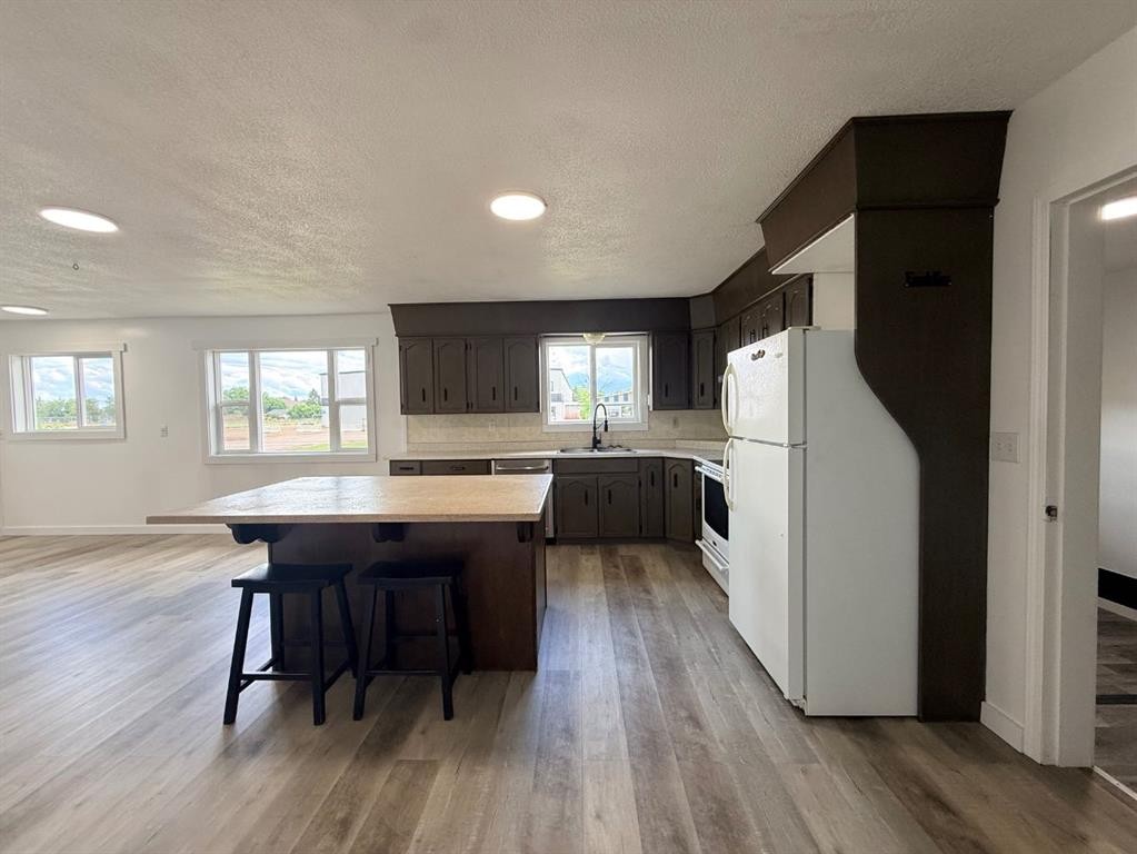 10202 99 Ave, La Crete, AB