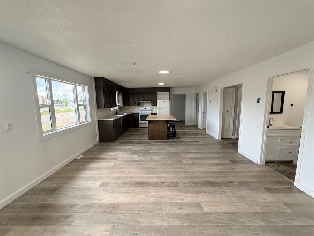10202 99 Ave, La Crete, AB