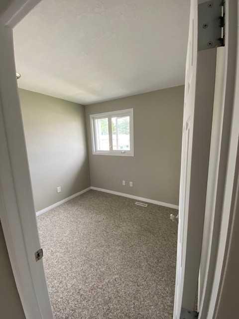 19 97, Grande Cache, AB - Indoor Photo Showing Other Room