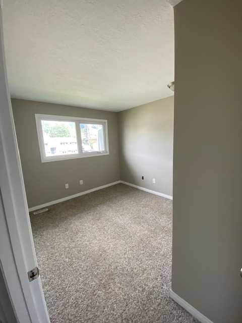 19 97, Grande Cache, AB - Indoor Photo Showing Other Room