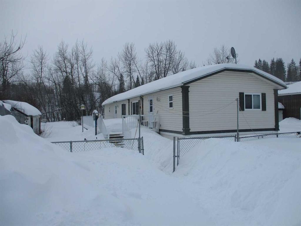 303 4Th Avenue Sw, Manning, AB - Outdoor