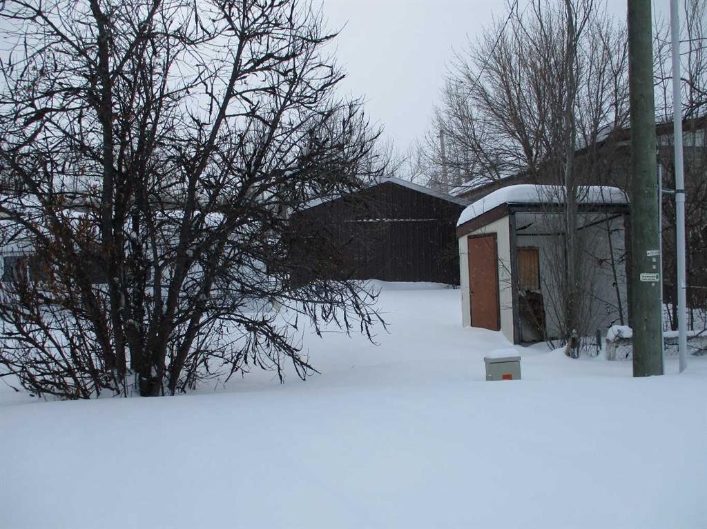 303 4Th Avenue Sw, Manning, AB - Outdoor