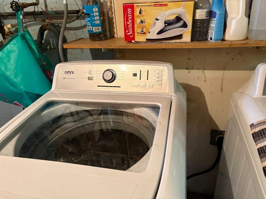 5003 42 Avenue, Valleyview, AB - Indoor Photo Showing Laundry Room